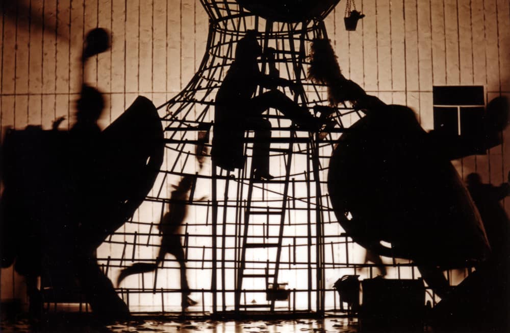 Сцены из спектакля «Счастливый принц», О.Уайльд. 2000г. МТЮЗ. Режиссер К.Гинкас