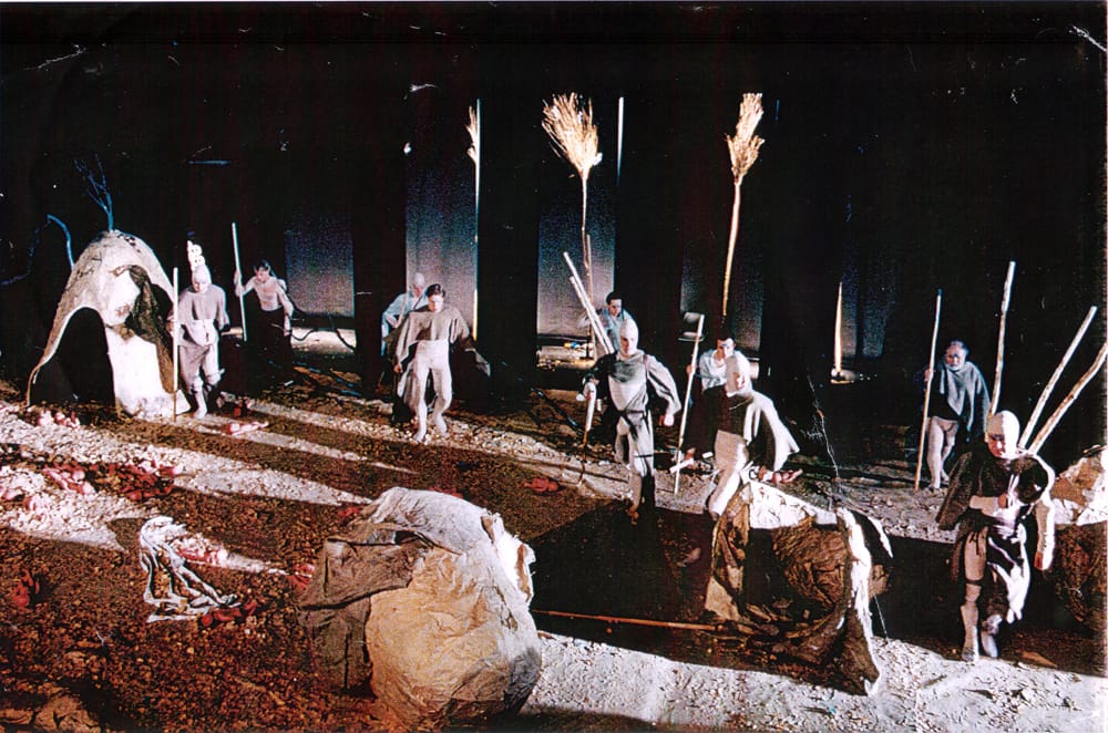 Сцены из спектакля «Макбет», У.Шекспир. 1997г. МТЮЗ, Муниципальный театр, Хельсинки. Режиссер К.Гинкас