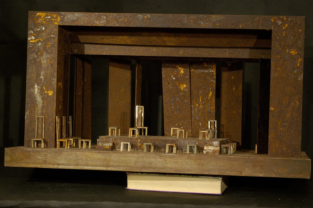 Макет к спектаклю Ф. Брукнера «Елизавета Английская», 1986г. Московский областной театр драмы, реж. Е.Табачников. 675х450х365 мм.