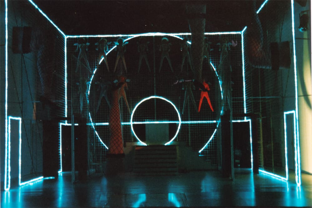 Сцены из спектакля «Канкан», К.Портер. 1996г. МТЮЗ, Шведский драм.театр, г.Турку, Финляндия. Режиссер Г. Яновская