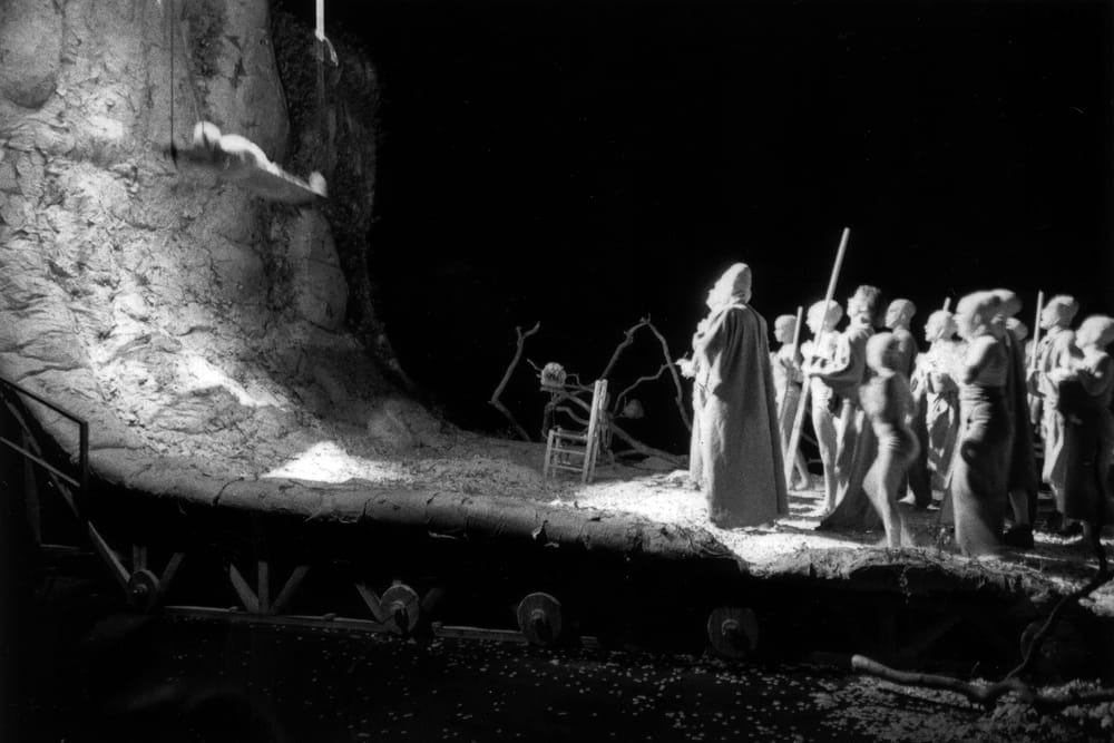 Сцены из спектакля «Макбет», У.Шекспир. 1997г. МТЮЗ, Муниципальный театр, Хельсинки. Режиссер К.Гинкас