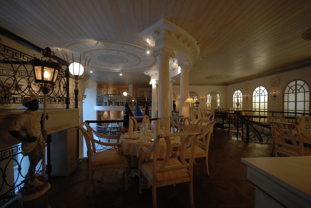 2005-2008гг. Ресторан «1812 год» («Дом Карло»), Москва, Садовокудринская, д.6 стр.1 Интерьер. Фото: А.Белов.