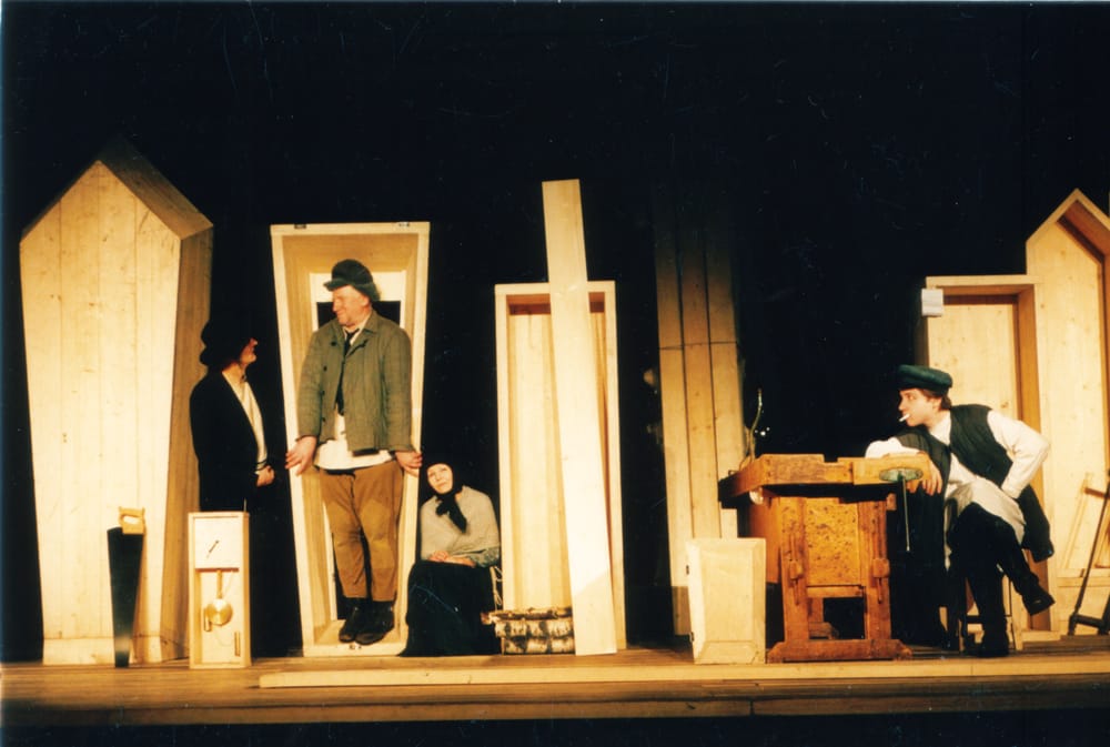 Сцены из спектакля «Скрипка Ротшильда», А.Чехов. 2004г. МТЮЗ. Режиссер К.Гинкас