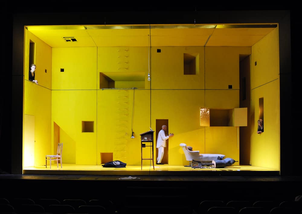 Сцены из спектакля «Записки сумасшедшего», по Н. В. Гоголю. 2010г. МТЮЗ. Режиссер К.Гинкас