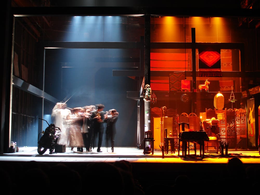 Сцены из спектакля «Трамвай «Желание», Т.Уильямс. 2005г. МТЮЗ. Режиссер Г. Яновская