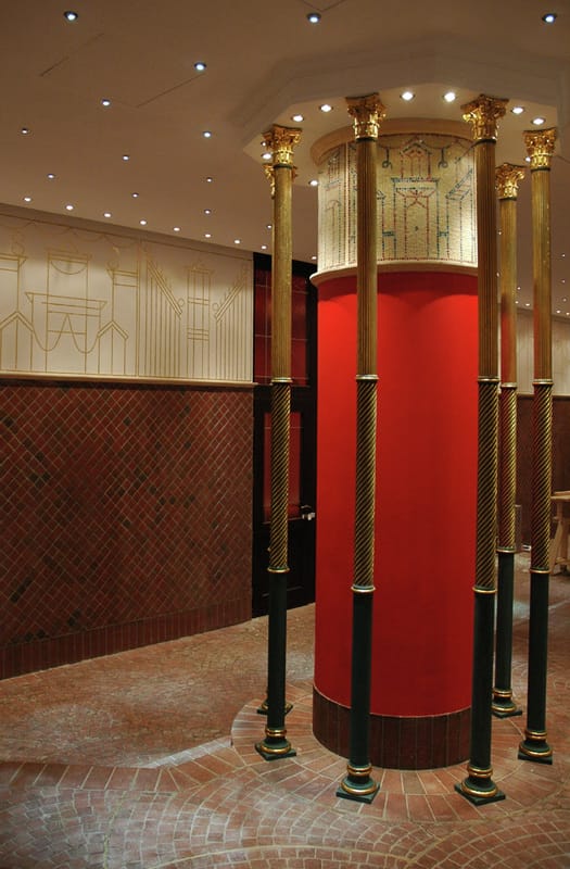 2005г. Фото с натуры вестибюля дома в Филипповском переулке.