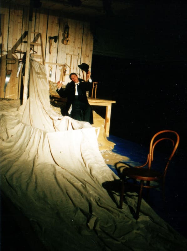 Сцены из спектакля «Дама с собачкой», по А. П. Чехову. 2001г. МТЮЗ. Режиссер К.Гинкас